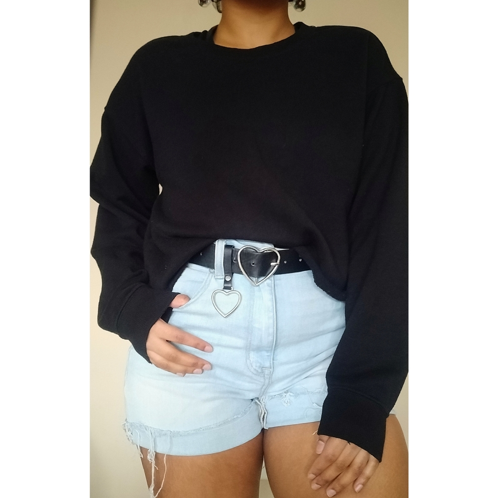 Cropped black sweatshirt!